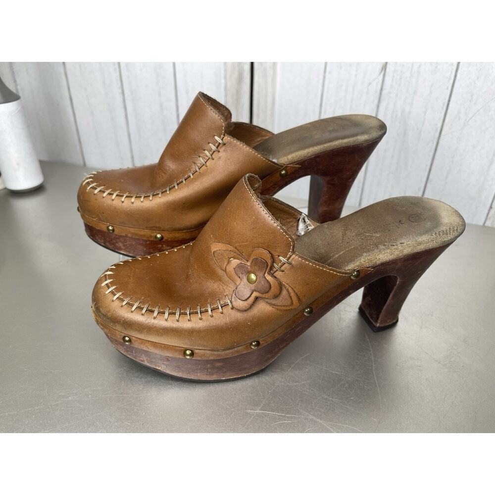 Vintage Y2K Xhilaration Brown Leather Flower Wood Chunky Clog Sandal Size 7.5